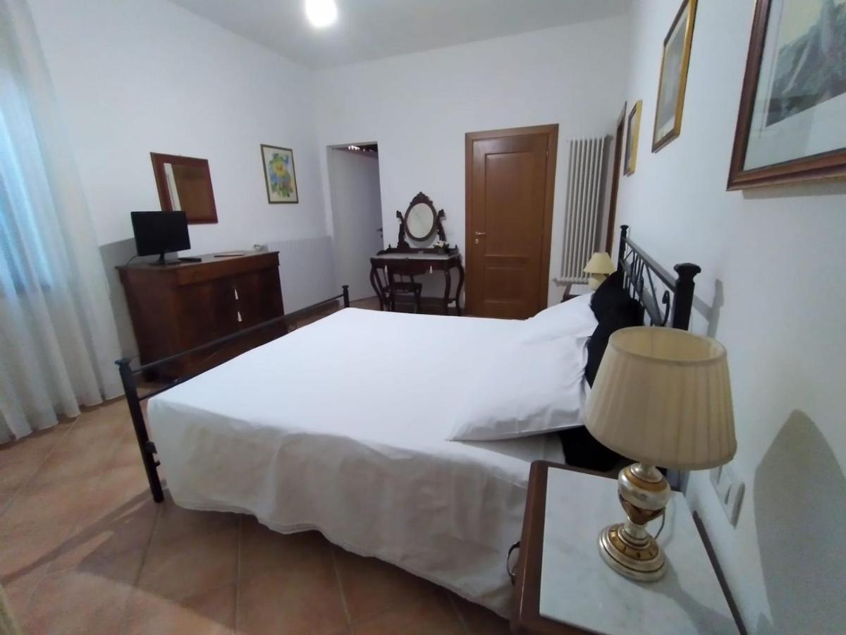 B&B L'Oliveto Лучиняно Екстериор снимка